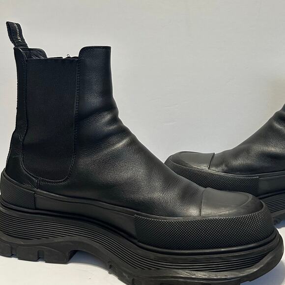 Alexander McQueen Tread Slick Chelsea Boot size IT 44 Leather Triple Black - Picture 13 of 16